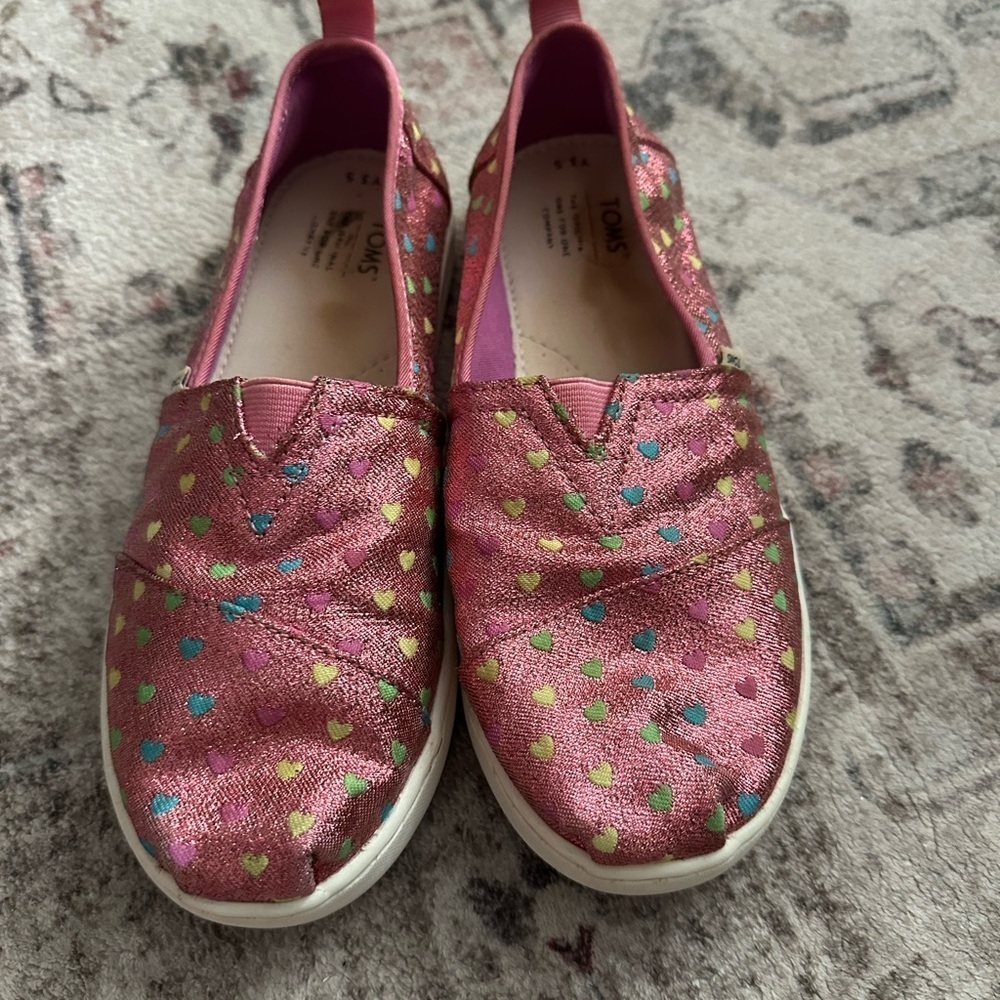 TOMS Kids Pink Sneakers with Colorful Hearts